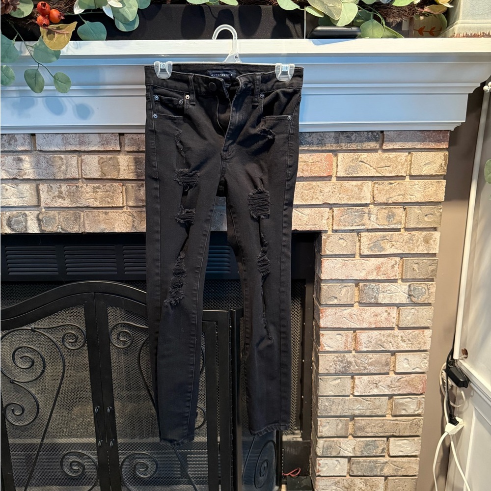 Aeropostale destructive stretch high rise jegging, black, size 2 short, EUC